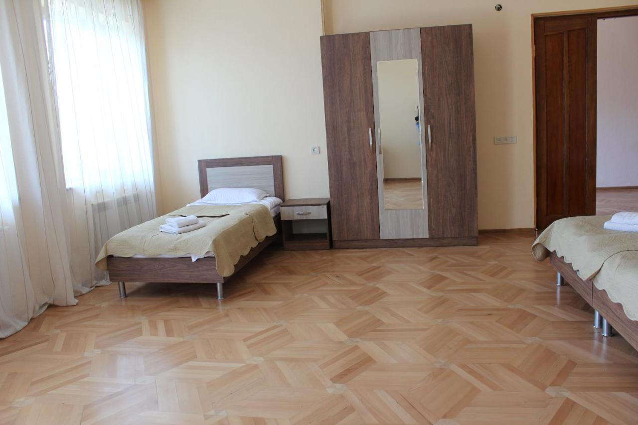 Hotel Big House Tiflis Exterior foto